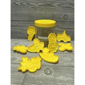 Vintage 1990 Wilton Sesame Street Going Places 8 Plastic Cookie Cutters